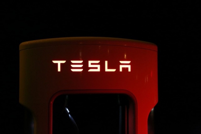 Tesla samořiditelné auto?